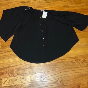 🌀Plus size black top with button detail and large sleeves🌀